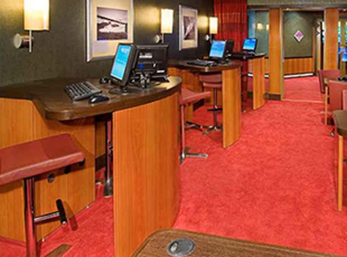 Norwegian Cruise Line Pride of America Interior internet centre.jpg